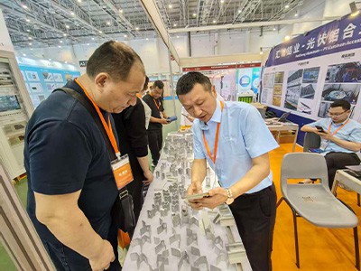 תובנות על-אתר מהתערוכה של שיאמן PV ואחסון אנרגיה ב-2026